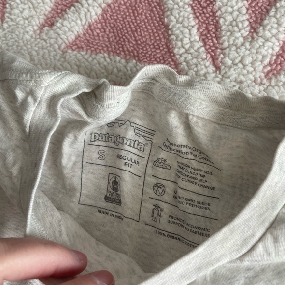 Patagonia Light Gray T-Shirt - Picture 2 of 5